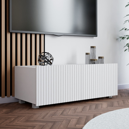 Weißer TV-Schrank Kolder 100 cm mit geriffelten Fronten