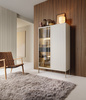 Vitrine Lagos 166 cm hoch, 2D1SZ mit Metallfüßen in Kaschmir + LED