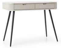 Kaschmir + Schwarze Füße