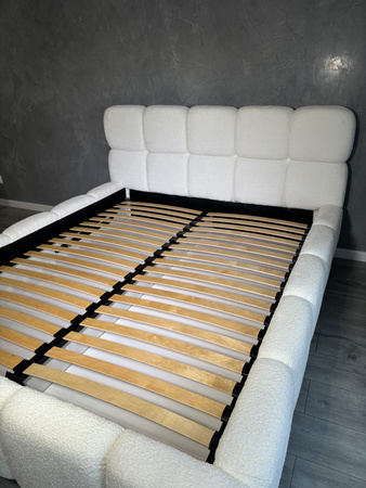 Beiges Polsterbett Lux 120x200 mit Bettkasten