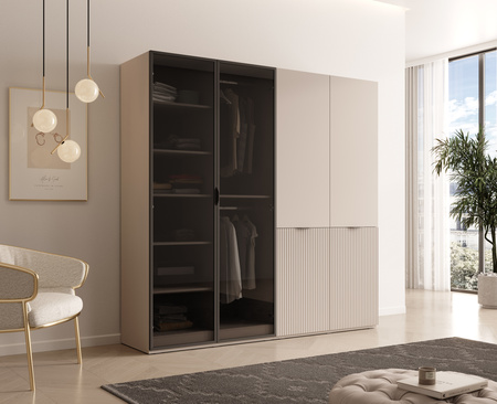 Viertüriger Schrank Zen in der Farbe Kaschmir + getöntes Glas